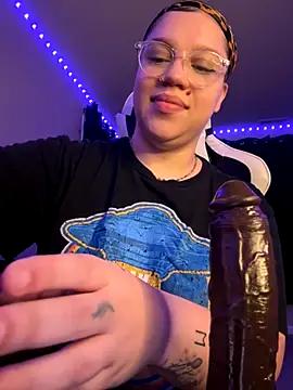 QueenNuttCollector online show from 10/19/25, 09:56