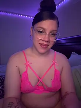 Snapshot of QueenNuttCollector chatting on 03/01/26, 10:48 QueenNuttCollector online show from 03/01/26, 10:48