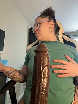 QueenNuttCollector online show from 10/14/25, 04:18