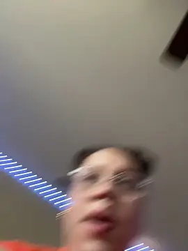 QueenNuttCollector online show from 10/28/25, 02:05