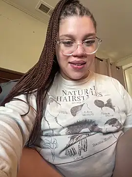 QueenNuttCollector online show from 12/16/25, 05:17