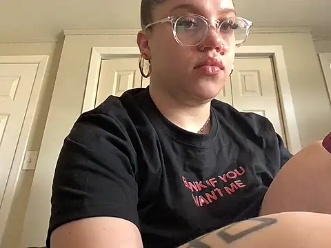 QueenNuttCollector online show from 04/07/26, 03:03