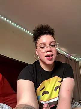 Snapshot of QueenNuttCollector chatting on 01/09/26, 05:20 QueenNuttCollector online show from 01/09/26, 05:20