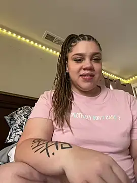 QueenNuttCollector online show from 01/25/25, 07:07