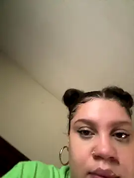 QueenNuttCollector online show from 11/12/25, 03:27