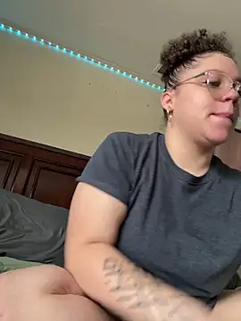 Snapshot of QueenNuttCollector chatting on 02/11/26, 05:13 QueenNuttCollector online show from 02/11/26, 05:13