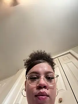 QueenNuttCollector online show from 03/08/26, 05:05