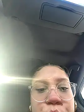 QueenNuttCollector online show from 11/14/25, 01:59