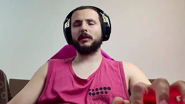 iurytx online show from 10/31/25, 12:18