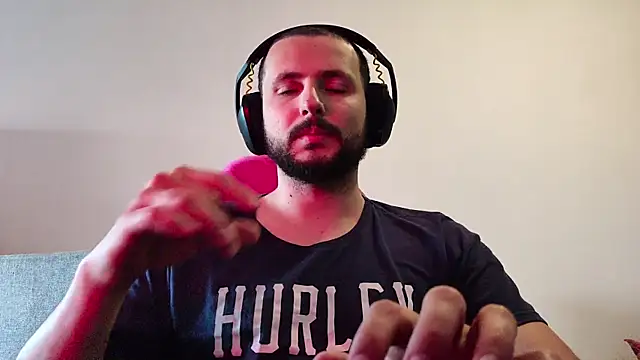 iurytx online show from 09/26/25, 07:21