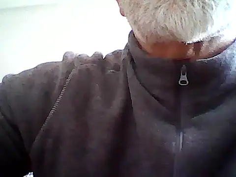 Snapshot of xcimeru chatting on 03/15/25, 07:53 xcimeru online show from 03/15/25, 07:53