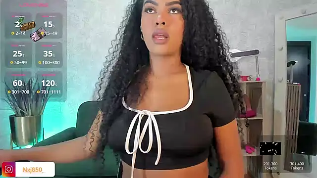 HOTBLACKANDWHITE2 online show from 10/30/25, 02:10