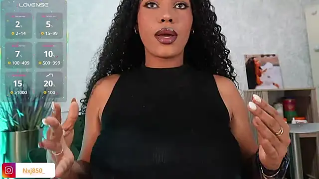 HOTBLACKANDWHITE2 online show from 03/23/26, 03:39