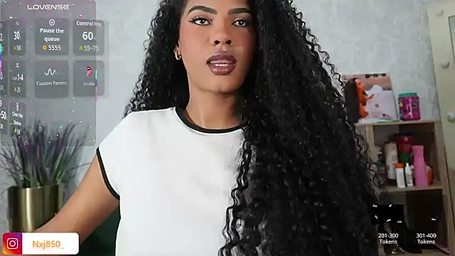 HOTBLACKANDWHITE2 online show from 03/24/26, 04:23