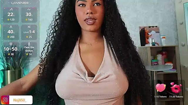 HOTBLACKANDWHITE2 online show from 03/28/26, 04:13