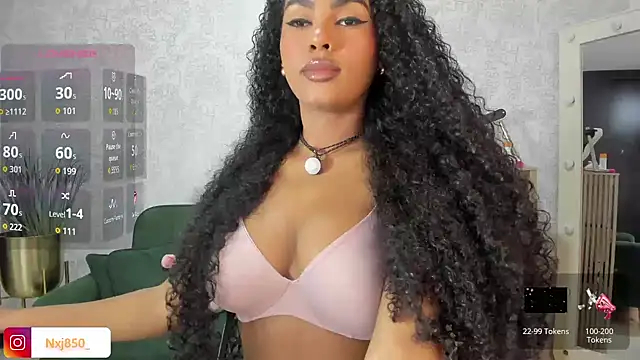 HOTBLACKANDWHITE2 online show from 11/12/25, 03:21