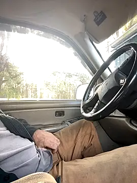 Snapshot of Themechanic420 chatting on 10/21/25, 01:32 Themechanic420 online show from 10/21/25, 01:32