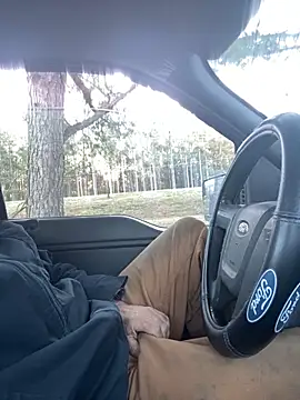 Snapshot of Themechanic420 chatting on 03/06/25, 01:03 Themechanic420 online show from 03/06/25, 01:03