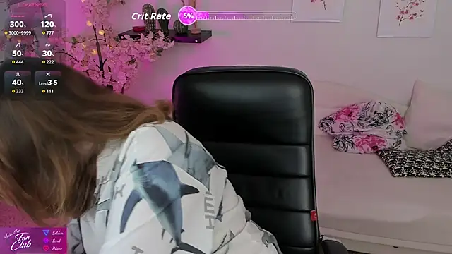 Snapshot of Nancy_Sun_ chatting on 10/25/25, 11:31 Nancy Sun online show from 10/25/25, 11:31