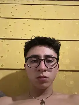 CamiRojas boy online show from 09/18/25, 03:31