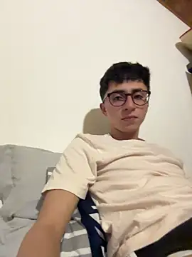 CamiRojas boy online show from 12/15/25, 04:18