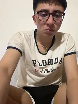 CamiRojas boy online show from 03/17/26, 03:42