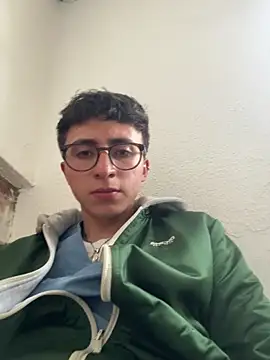 Snapshot of CamiRojas_boy chatting on 05/05/26, 06:44 CamiRojas boy online show from 05/05/26, 06:44