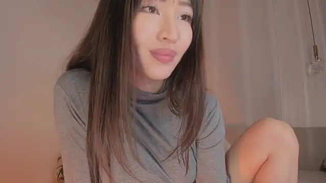 Snapshot of kawaii_mia chatting on 04/14/26, 01:43 kawaii mia online show from 04/14/26, 01:43