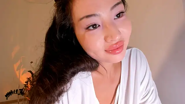 kawaii mia online show from 10/01/25, 04:44