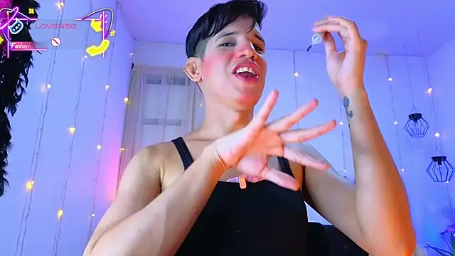 Ariel Femboy  online show from 02/14/26, 04:13