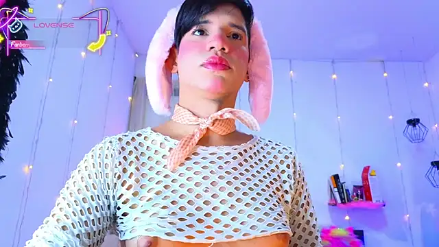 Ariel Femboy  online show from 02/01/26, 04:00