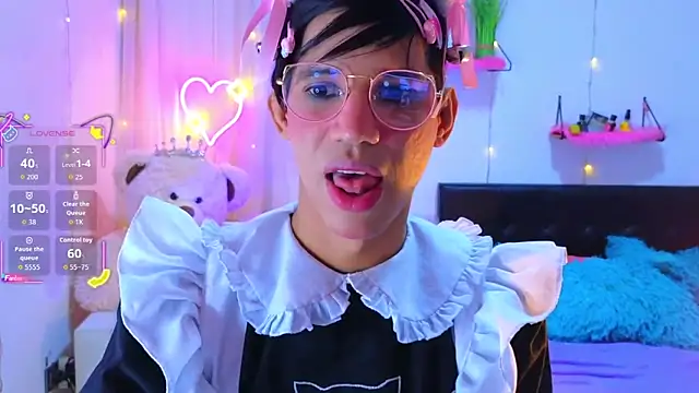 Ariel Femboy  online show from 11/25/25, 03:51