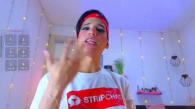 Ariel Femboy  online show from 11/15/25, 02:48