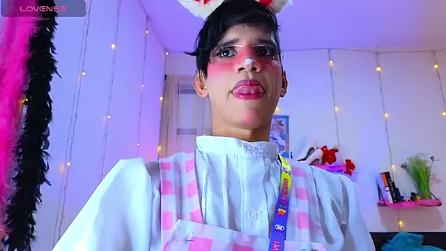 Ariel Femboy  online show from 11/30/25, 03:51