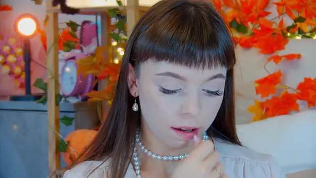 ElisabethDavis online show from 10/17/25, 02:19
