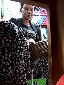 Snapshot of Hailey_BaileyXYZ chatting on 04/03/26, 01:17 Hailey BaileyXYZ online show from 04/03/26, 01:17