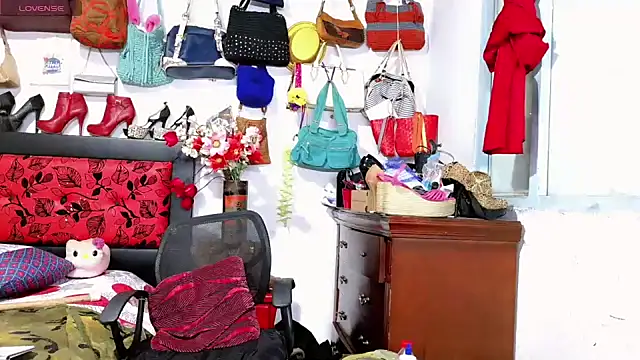 Xiaraa26 online show from 11/04/25, 06:22