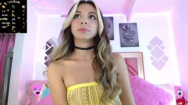 Snapshot of Angely_18 chatting on 06/10/26, 07:48 Angely 18 online show from 06/10/26, 07:48