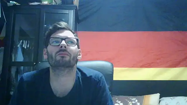 Snapshot of Die-geile-Sau chatting on 06/15/26, 07:35 Die-geile-Sau online show from 06/15/26, 07:35