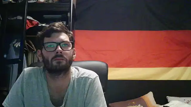 Snapshot of Die-geile-Sau chatting on 06/27/26, 07:42 Die-geile-Sau online show from 06/27/26, 07:42