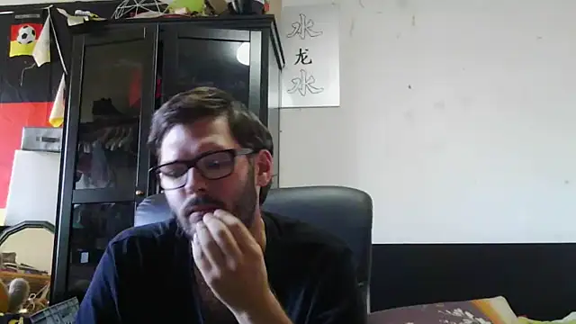 Snapshot of Die-geile-Sau chatting on 07/19/26, 04:04 Die-geile-Sau online show from 07/19/26, 04:04