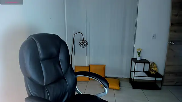 camiilaa1 online show from 09/09/25, 03:27