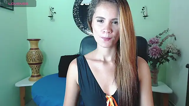 Sofia Franco  online show from 11/11/25, 06:58