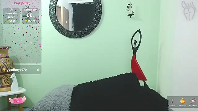 Snapshot of Sofia_Franco_ chatting on 02/06/25, 10:10 Sofia Franco online show from 02/06/25, 10:10