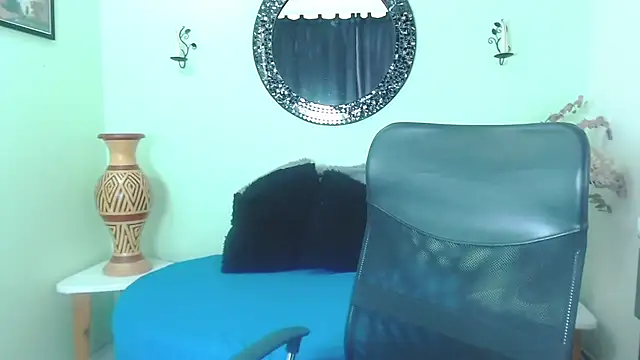 Sofia Franco  online show from 11/19/25, 07:25