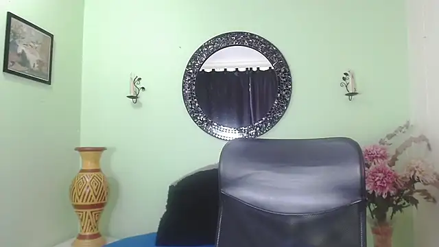 Sofia Franco  online show from 11/18/25, 07:17