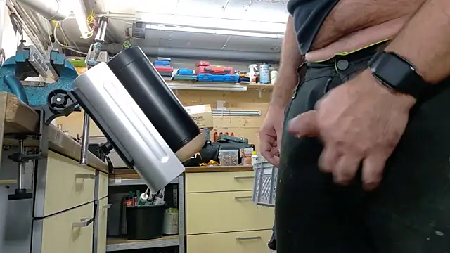 Nikeyone2 online show from 10/29/25, 09:41