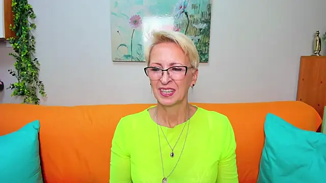 iamyourdream89 online show from 09/15/25, 11:43