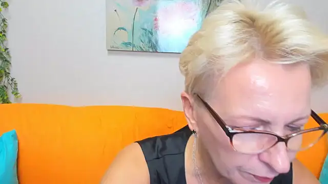 iamyourdream89 online show from 10/17/25, 12:51