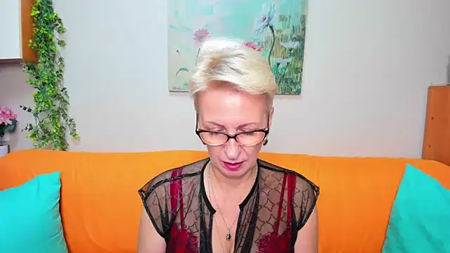 iamyourdream89 online show from 11/18/25, 12:30